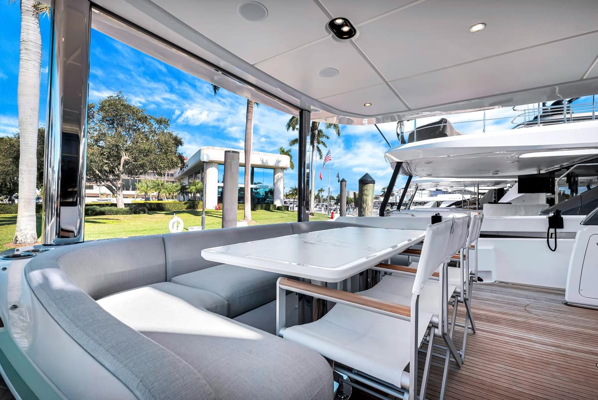 80' Azimut Azimut yacht charter — photo 1